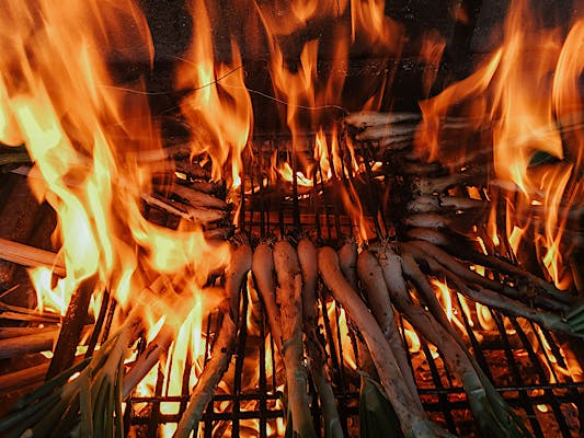 Cal&ccedil;otades, where does the tradition come from?