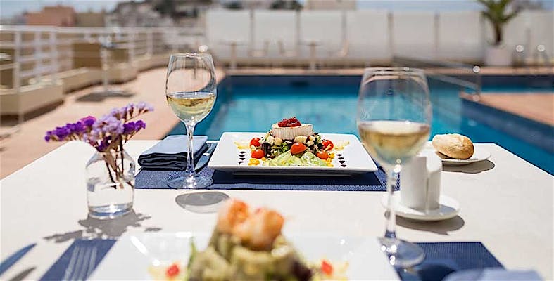 The best restaurants with swimming pool on the Costa Brava