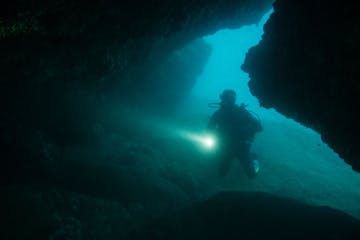 7 cuevas de la Costa Brava para descubrir desde el mar