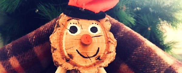 Where does the Tió de Nadal and Caganer tradition come from?